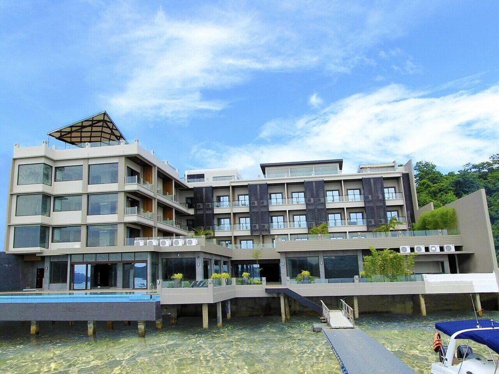 Two Seasons Coron Bayside Hotel Exterior photo