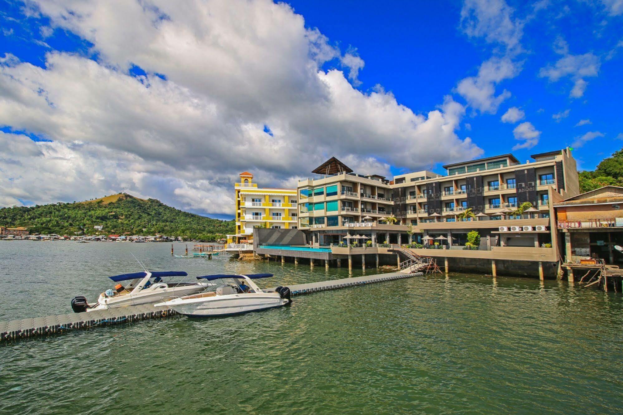 Two Seasons Coron Bayside Hotel Exterior photo