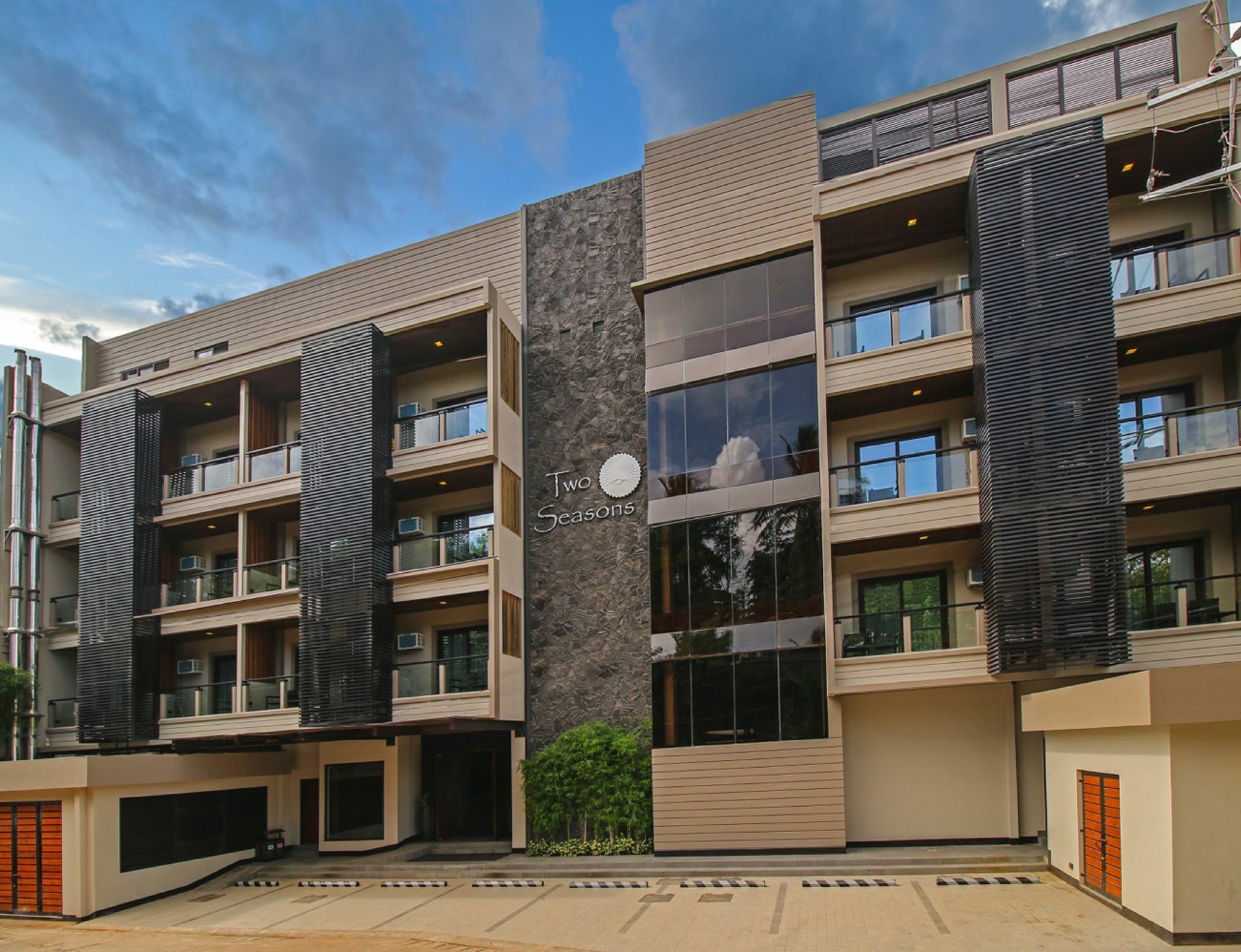 Two Seasons Coron Bayside Hotel Exterior photo